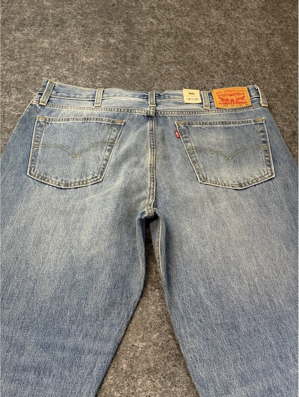 Levis 550 92 Relaxed Taper Jeans Mens 38x30 Distressed Paint NWT A3418-0010